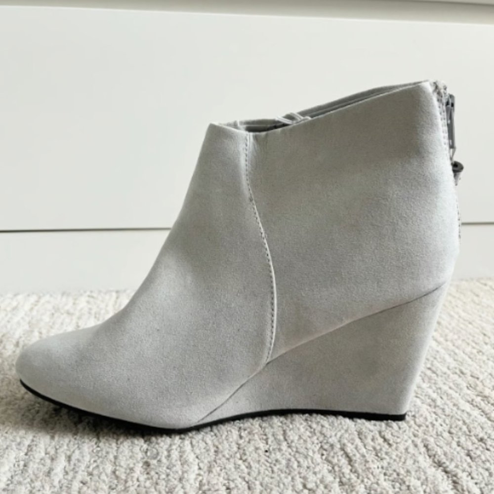 Light grey suede booties - size 9
